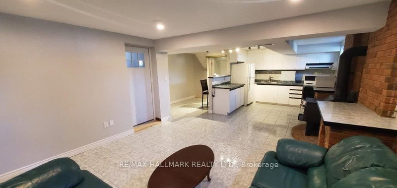 Lower - 3 Pottery Cres, Brampton, L6S 3S2 | Image 3