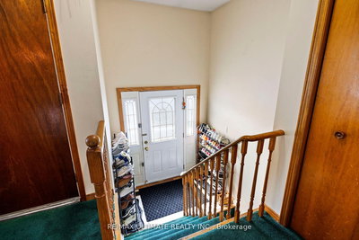 4179 Dursley Crescent, Mississauga, Ontario image-0-2