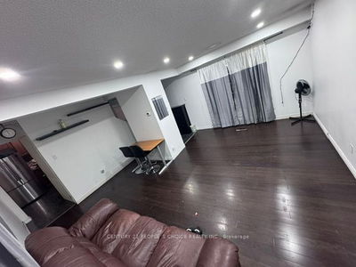 11 Habitat Sq, Brampton - Central Park image-0-2