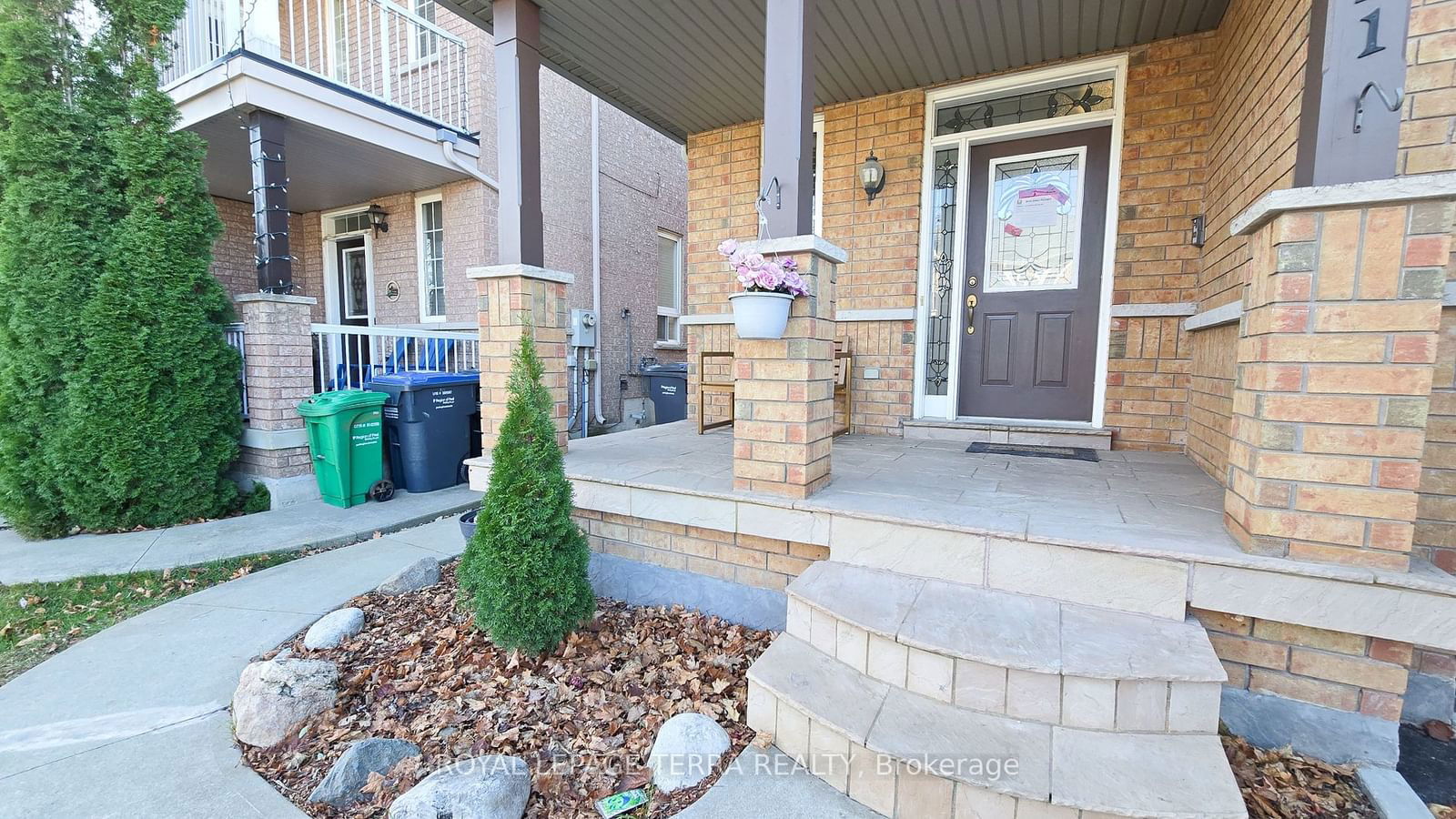 Semi-Detached House leased at 121 Ashdale Road, Brampton, Bram West, L6Y 5N2 - MLS: W11904241