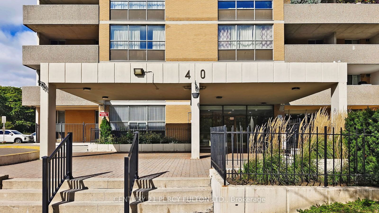 Condo for sale at 106-40 Panorama Court, Toronto, Mount Olive-Silverstone-Jamestown, M9V 4M1 - MLS: W11904627