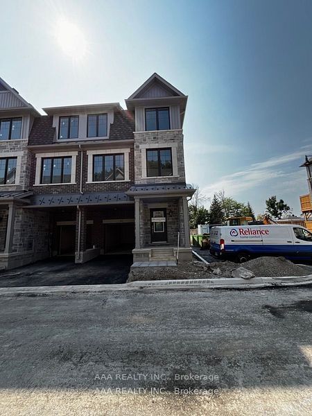 Townhouse for lease at 18 Folcroft Street, Brampton, Credit Valley, L6Y 0B6 - MLS: W11905650