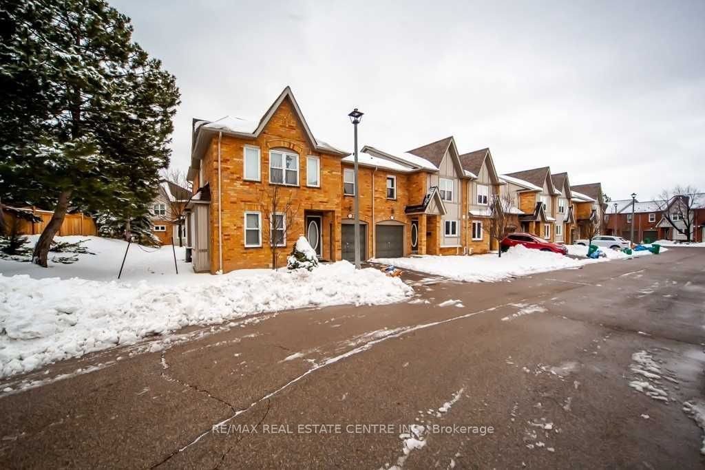 Townhouse for lease at 43B-5865 Dalebrook Crescent, Mississauga, Erin Mills, L5M 5R8 - MLS: W11905913