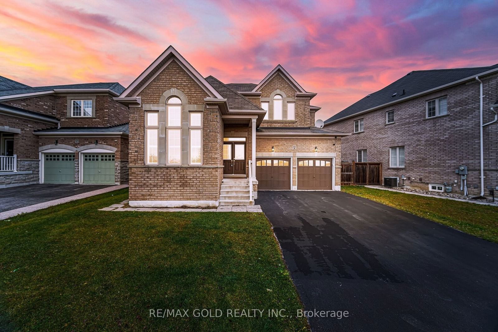 Detached House sold at 61 Birch Tree Trail, Brampton, Bram East, L6P 3M8 - MLS: W11906574