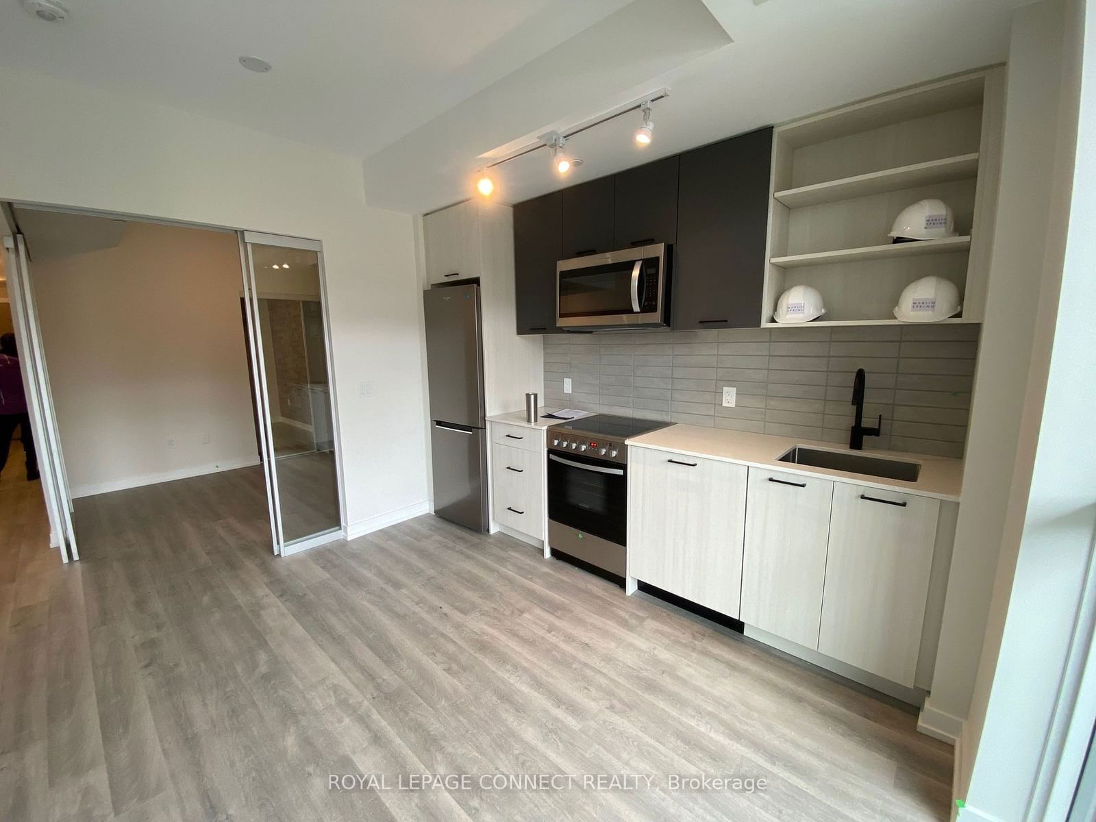 Condo leased at 209-2300 St. Clair Avenue, Toronto, Junction Area, M4V 0A2 - MLS: W11906644