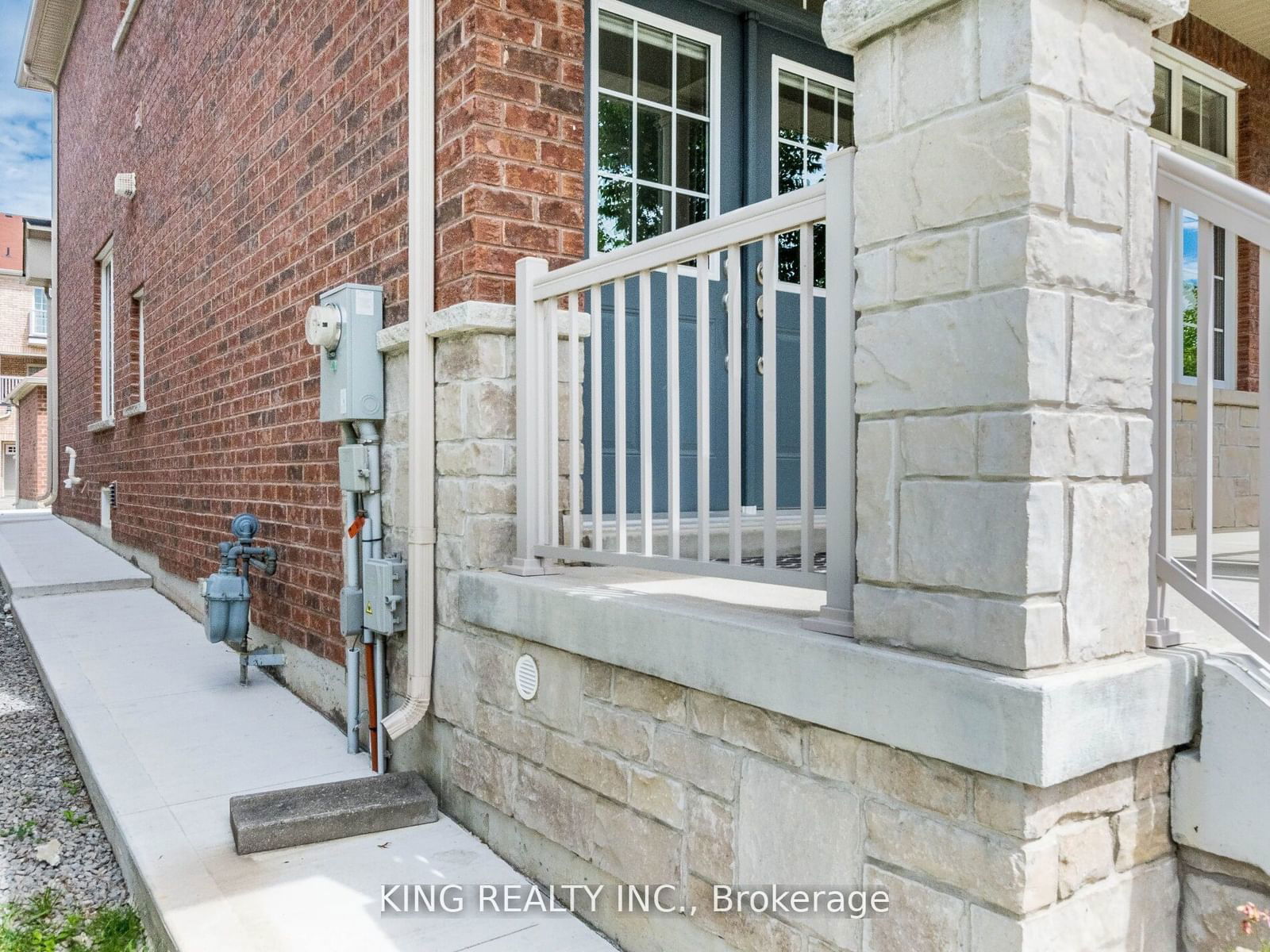 Townhouse for sale at 40 Saint Dennis Road, Brampton, Sandringham-Wellington North, L6R 3W7 - MLS: W11906663