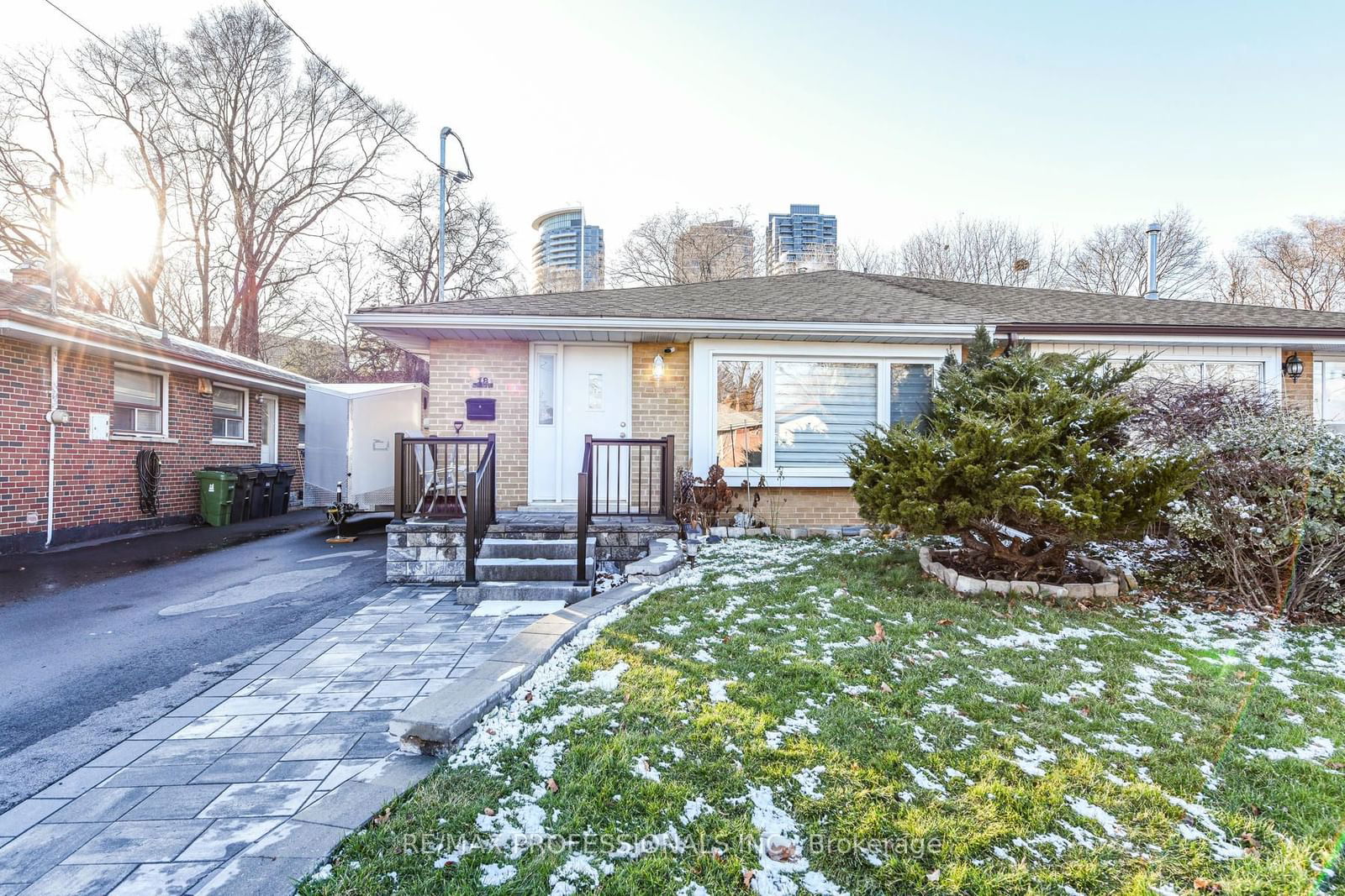 Semi-Detached House leased at Lower-18 Lormar Drive, Toronto, Islington-City Centre West, M9B 4V6 - MLS: W11907254