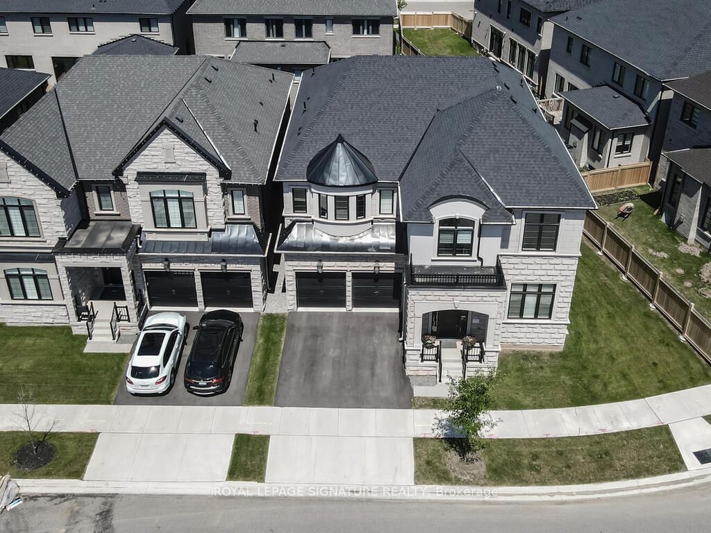 Building at 2302 Hyacinth Crescent, Oakville, GA Glen Abbey