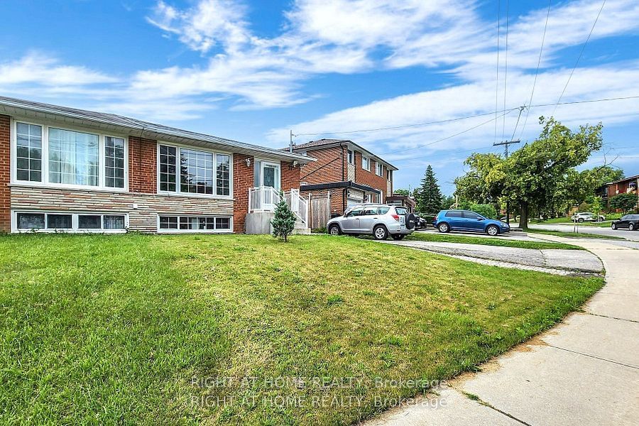 Semi-Detached House leased at Bach-37 Calstock Drive, Toronto, Thistletown-Beaumonde Heights, M9V 1H1 - MLS: W11907428