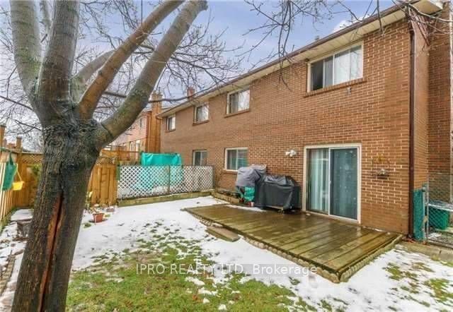 Semi-Detached House for lease at Upstair-382 Hansen Road, Brampton, Madoc, L6V 3P7 - MLS: W11907480