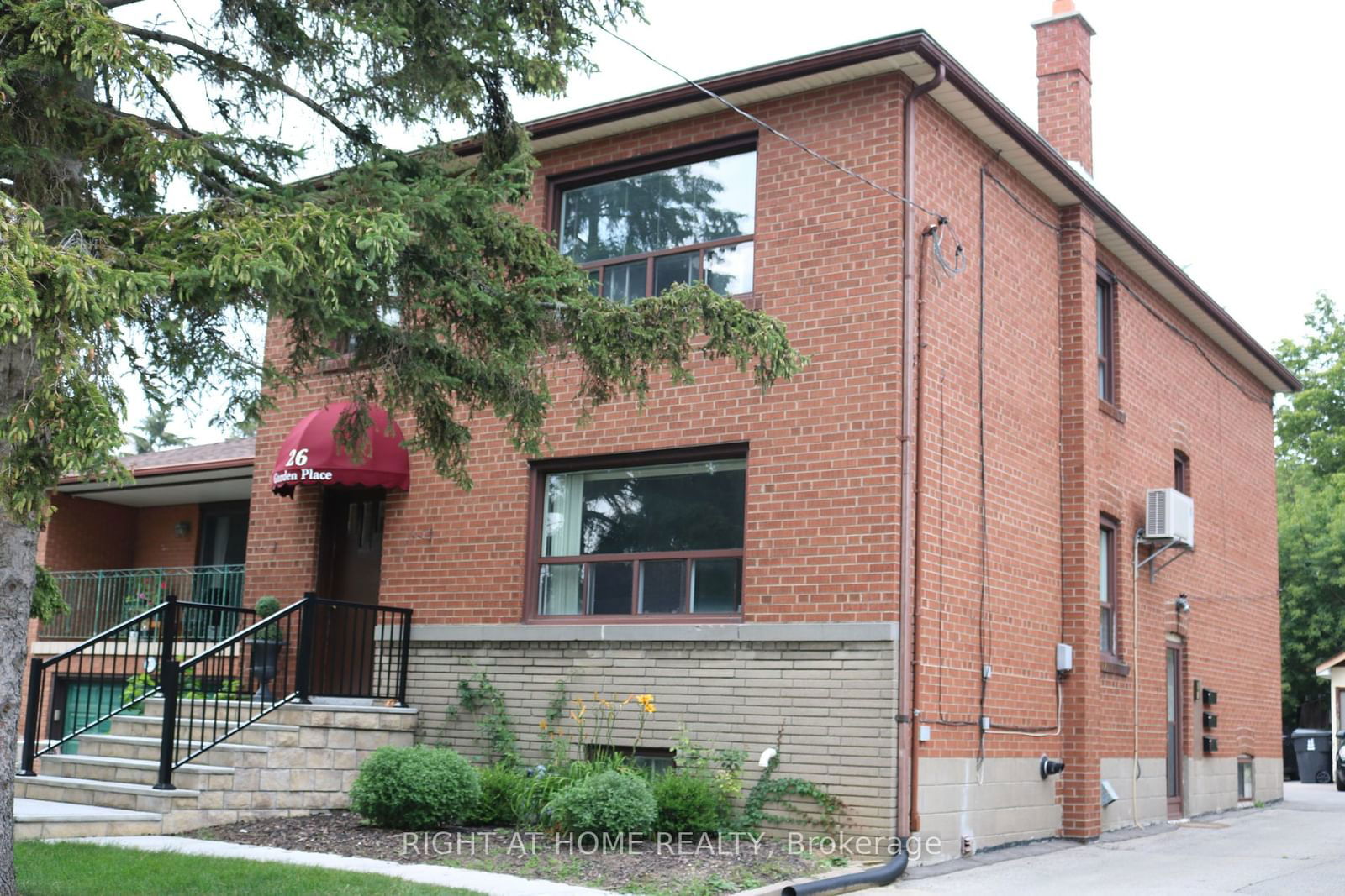 Semi-Detached House leased at 1-26 Garden Place, Toronto, Long Branch, M8W 1M3 - MLS: W11907488