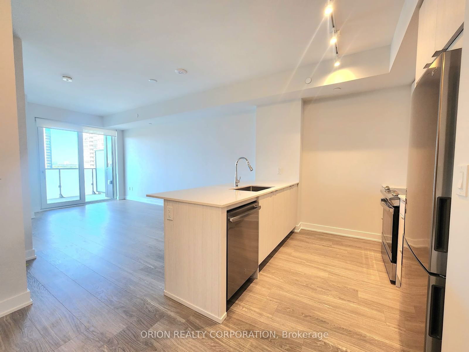 Condo leased at 1002-4130 Parkside Village Drive, Mississauga, City Centre, L5B 3M8 - MLS: W11907744