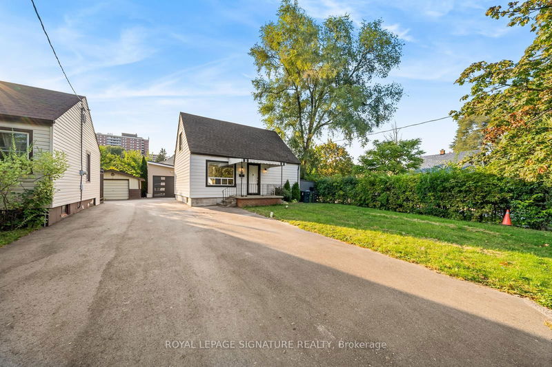 home for lease on Bsmt-12 Chiswick Avenue