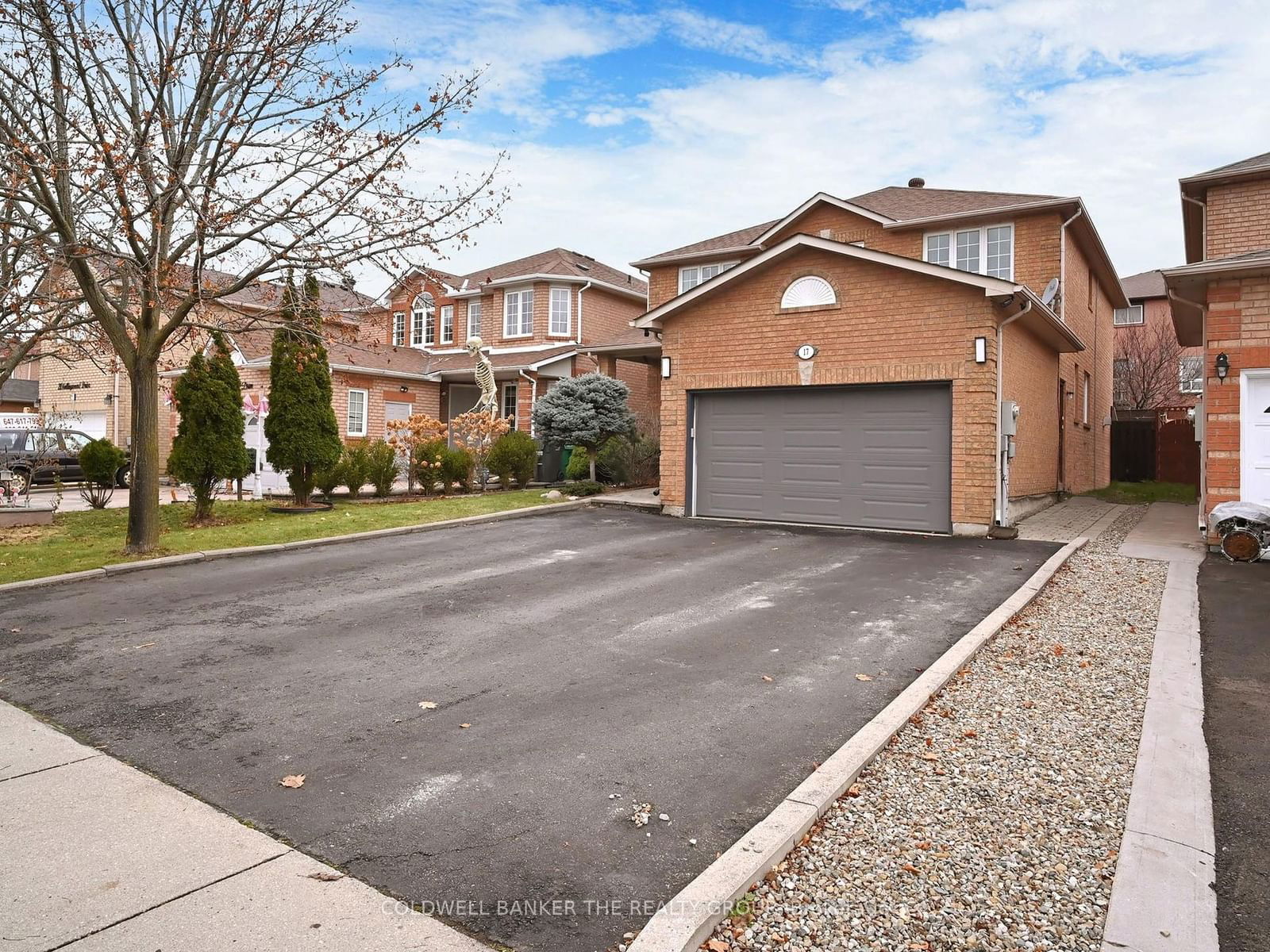 Detached House sold at 17 Rollingwood Drive, Brampton, Fletcher's Creek South, L6Y 4G5 - MLS: W11908180