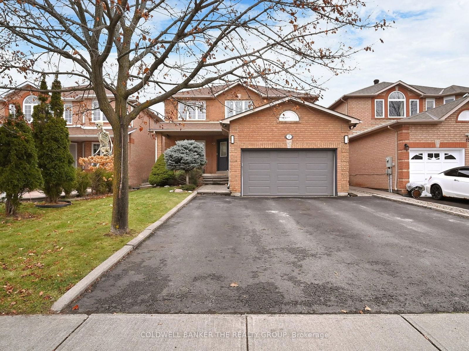 Detached House sold at 17 Rollingwood Drive, Brampton, Fletcher's Creek South, L6Y 4G5 - MLS: W11908180