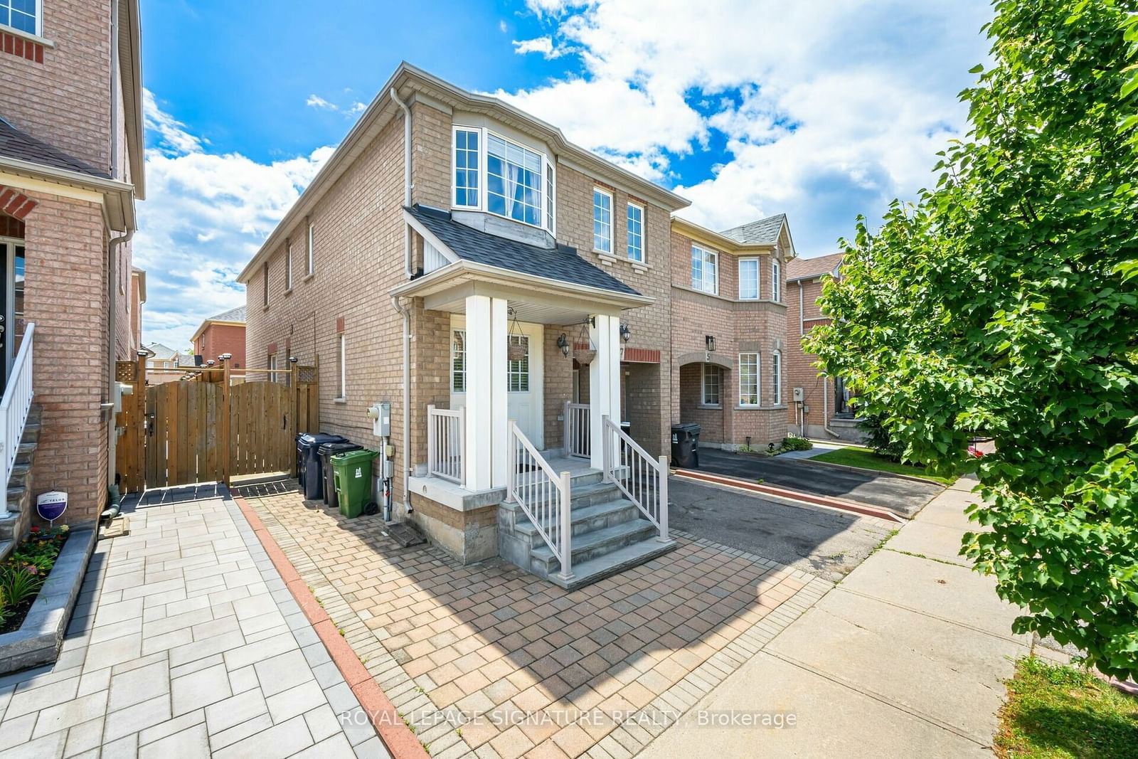 Detached House sold at 7 Via Cassia Drive, Toronto, Brookhaven-Amesbury, M6M 5K8 - MLS: W11908184