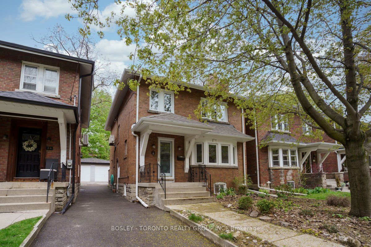 Building at 32 Birchview Crescent, Toronto, High Park North