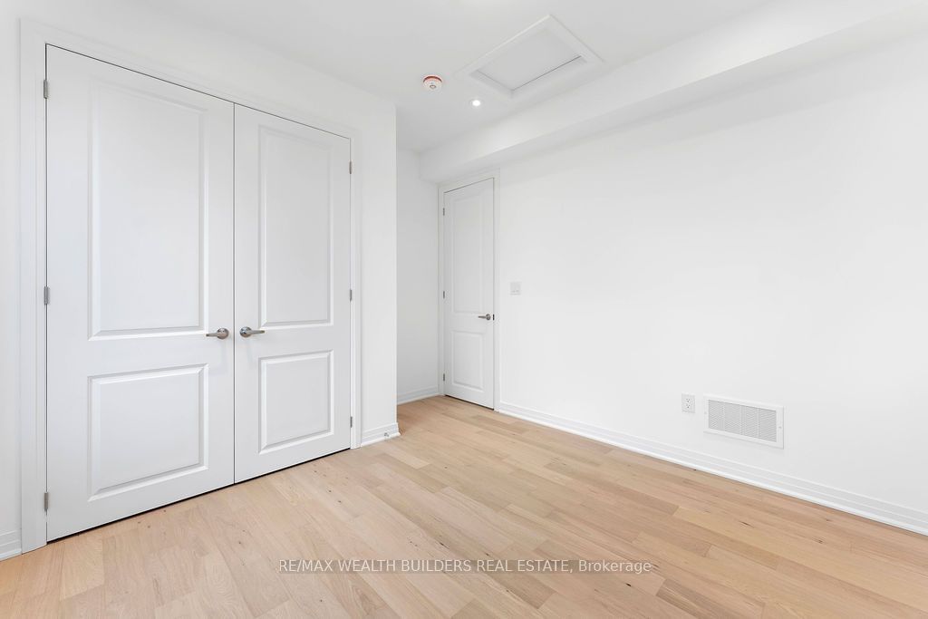 3 Crown Gate - Photo 13