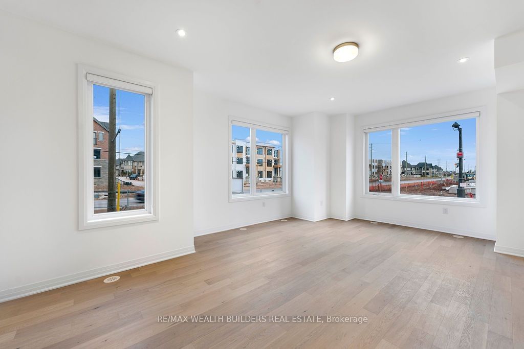 3 Crown Gate - Photo 6