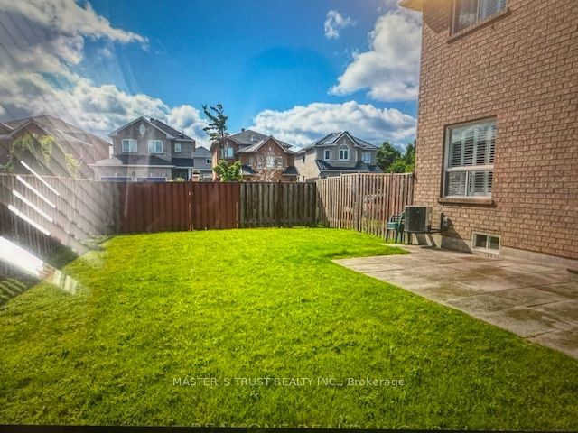 Detached House leased at 6379 Newcombe Drive, Mississauga, East Credit, L5V 2G6 - MLS: W11908542