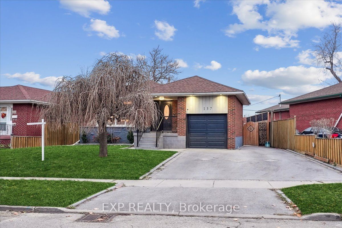 Detached House sold at 137 Kingsview Boulevard, Toronto, Kingsview Village-The Westway, M9R 1V7 - MLS: W11908916