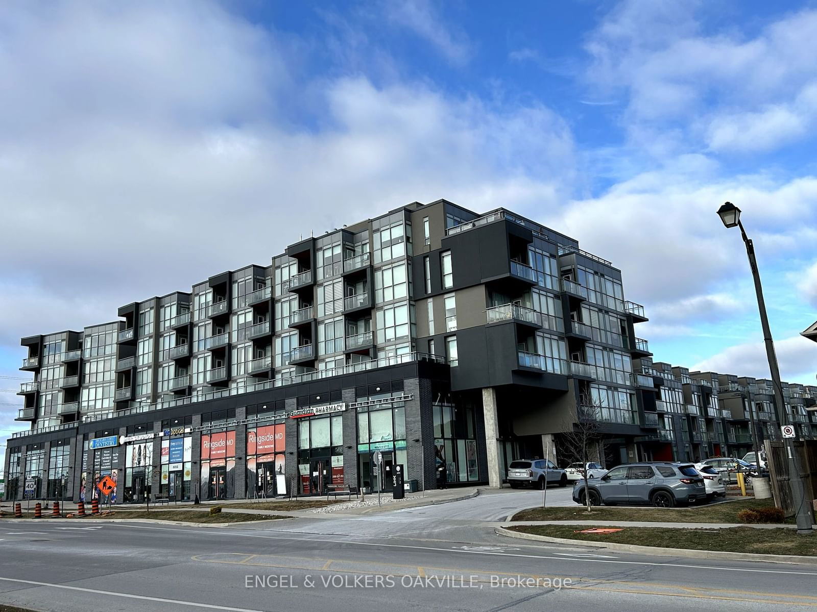 Condo leased at 611-5220 Dundas Street, Burlington, Orchard, L7R 3X4 - MLS: W11909055