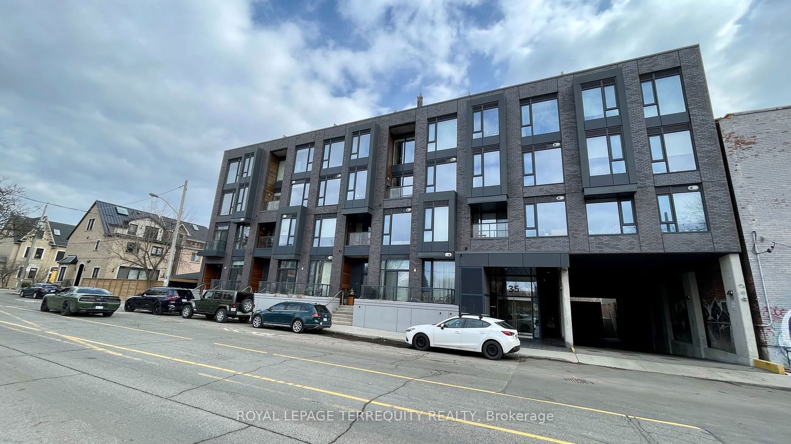 Townhouse leased at 120-35 Wabash Avenue, Toronto, Roncesvalles, M6R 0A9 - MLS: W11909106