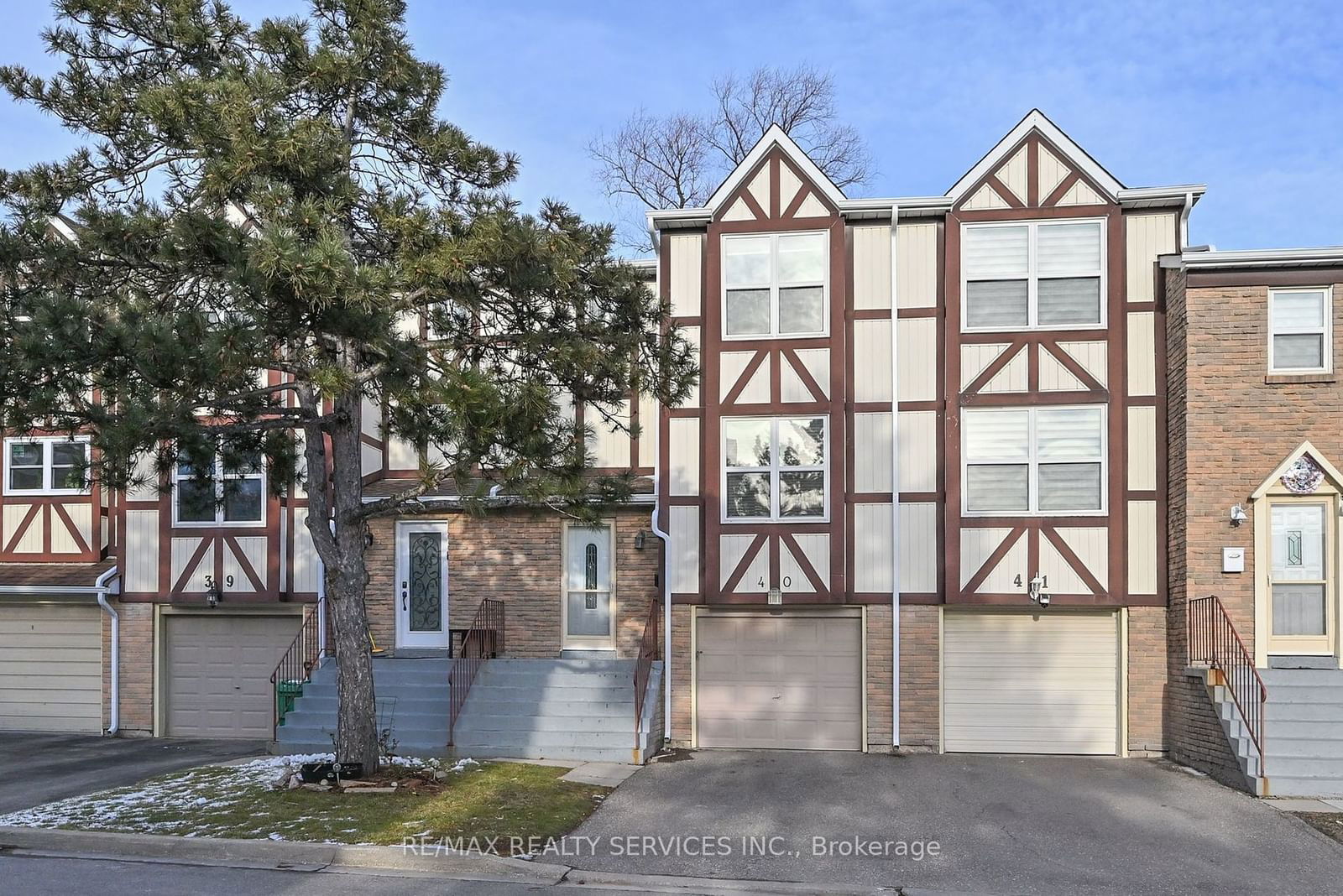 Townhouse for sale at 40 Morley Crescent, Brampton, Central Park, L6S 3K8 - MLS: W11909108