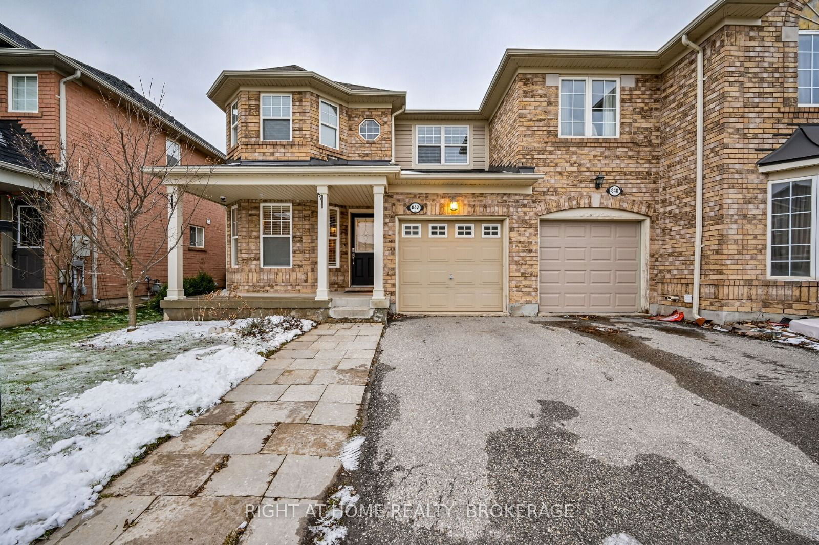 Semi-Detached House leased at 842 Luxton Drive, Milton, Beaty, L9T 6Y3 - MLS: W11909742