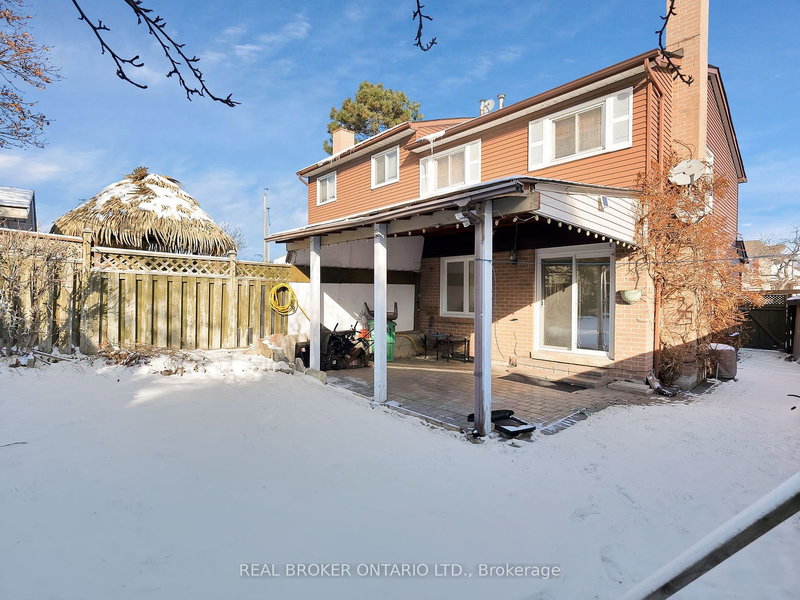 2602 Hemus Sq, Mississauga, L5C 3X4 | Image 2