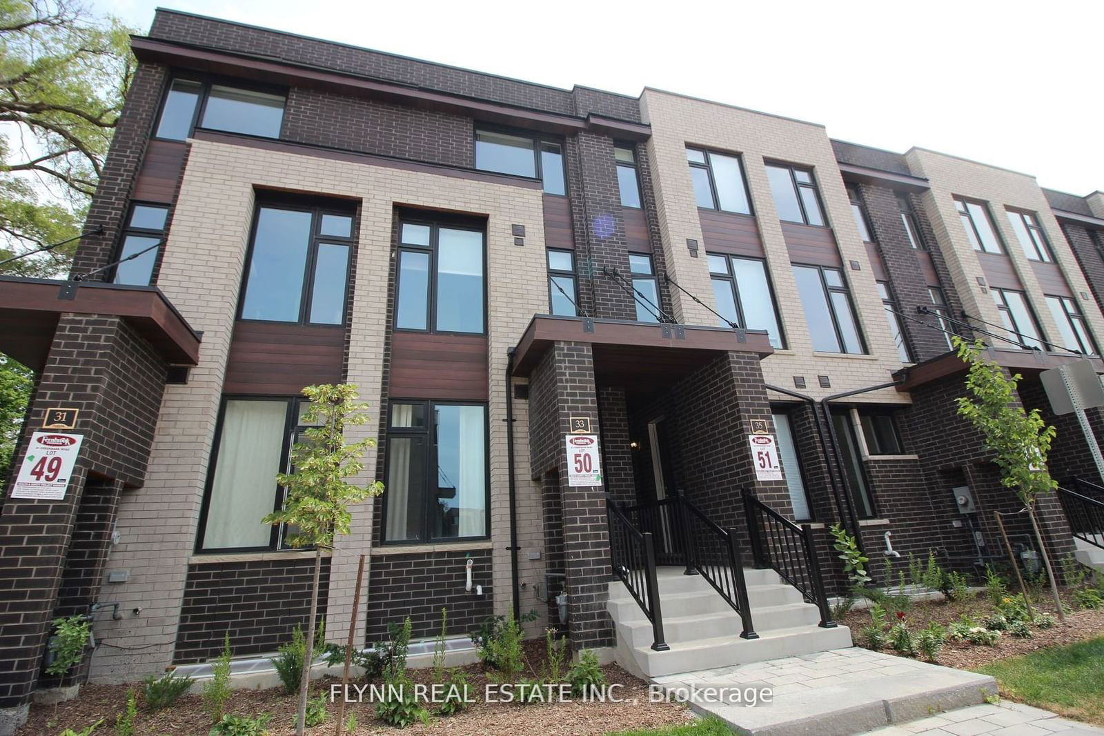 Townhouse leased at 2-33 Creekbank Road, Toronto, Rustic, M6L 1C7 - MLS: W11909883