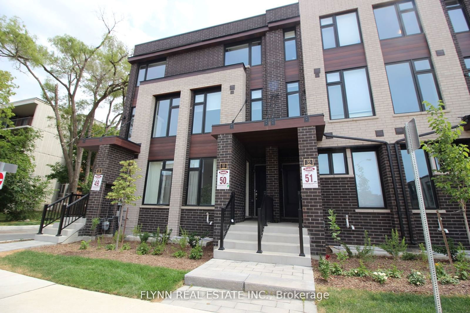 Townhouse leased at 2-33 Creekbank Road, Toronto, Rustic, M6L 1C7 - MLS: W11909883