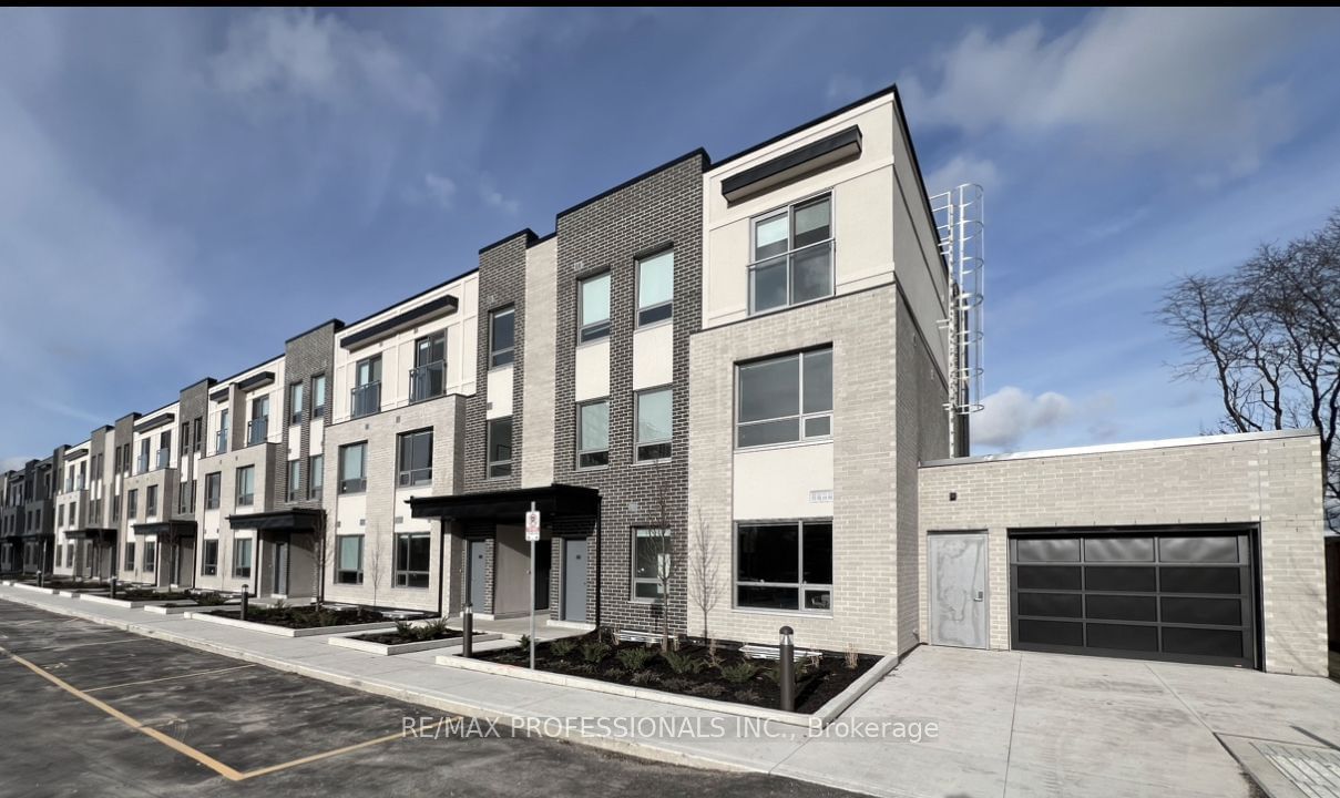 Townhouse for lease at 120-62 Dixfield Drive, Toronto, Eringate-Centennial-West Deane, M9C 3W1 - MLS: W11909996