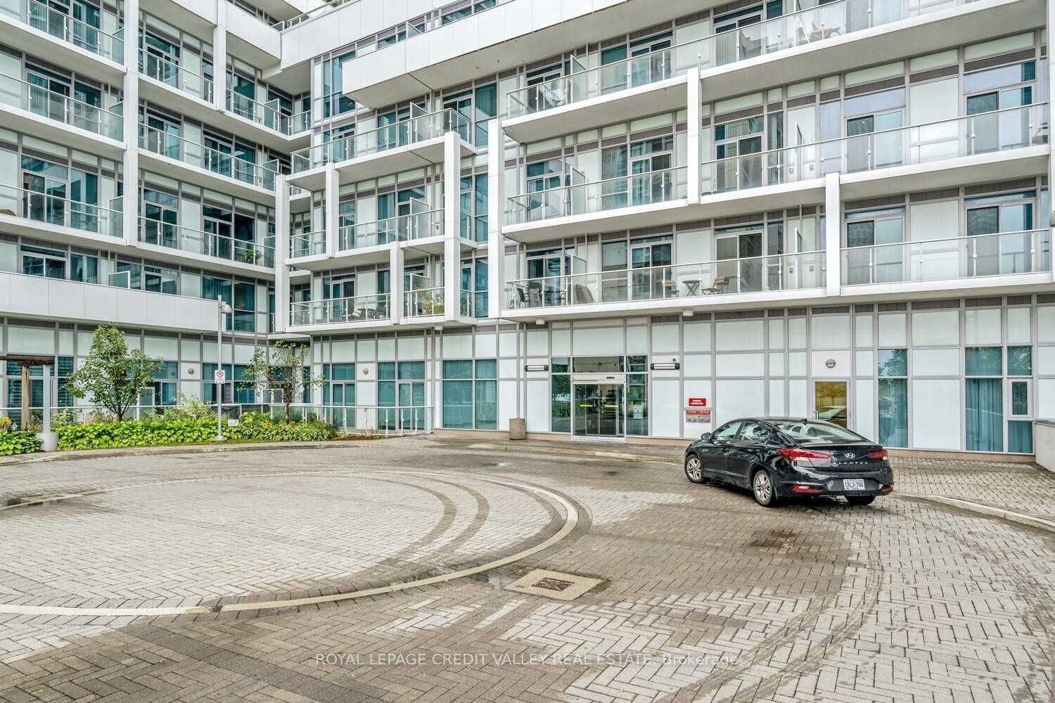 Condo leased at 415-65 Speers Road, Oakville, Old Oakville, L6K 3V5 - MLS: W11910102