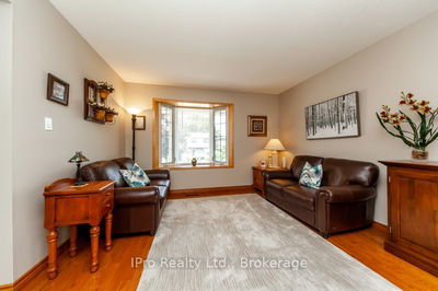 847 Cedarbrae Ave, Milton - Dorset Park image-0-3