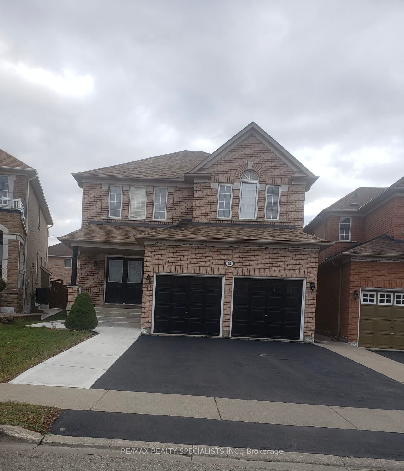 Detached House for lease at 18 Mario Street, Brampton, Brampton East, L6P 1N1 - MLS: W11910638