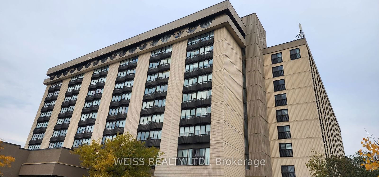 Condo for sale at 402-2737 Keele Street, Toronto, Downsview-Roding-CFB, M3M 2E9 - MLS: W11910709