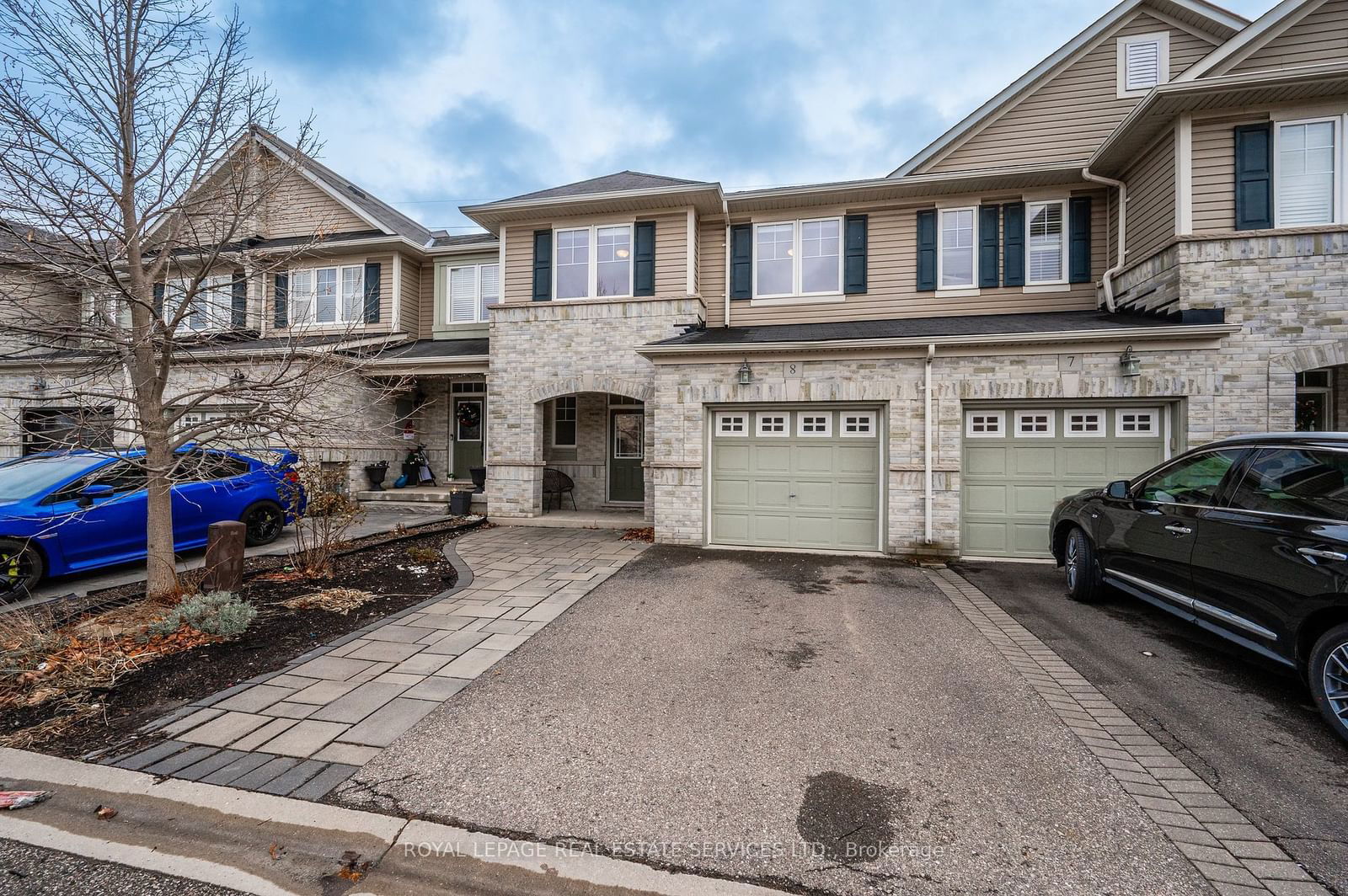 Townhouse sold at 8-2019 Trawden Way, Oakville, Palermo West, L6M 0M3 - MLS: W11910879