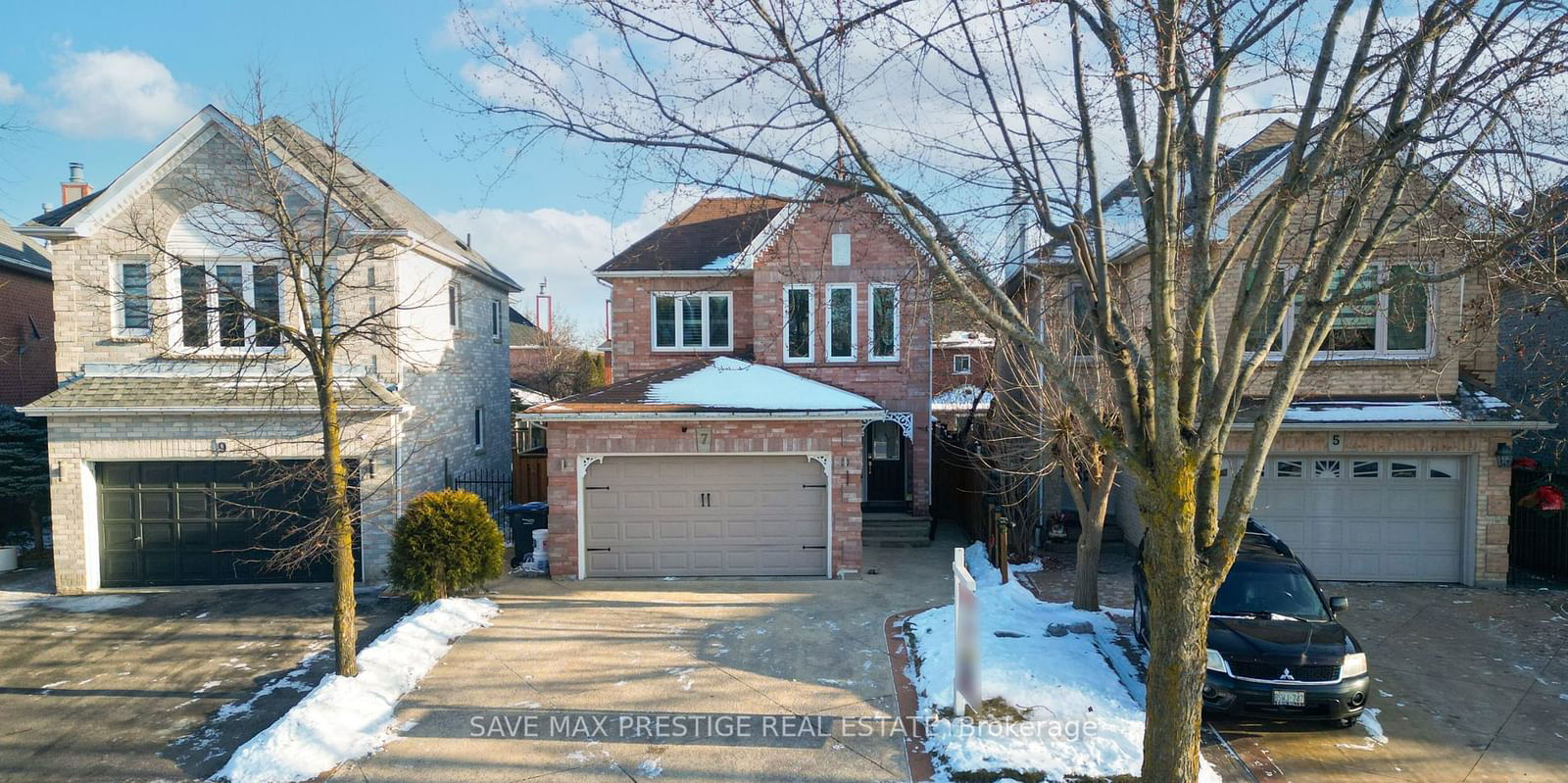 Detached House for sale at 7 Hood Crescent, Brampton, Fletcher's West, L6Y 4S6 - MLS: W11911169