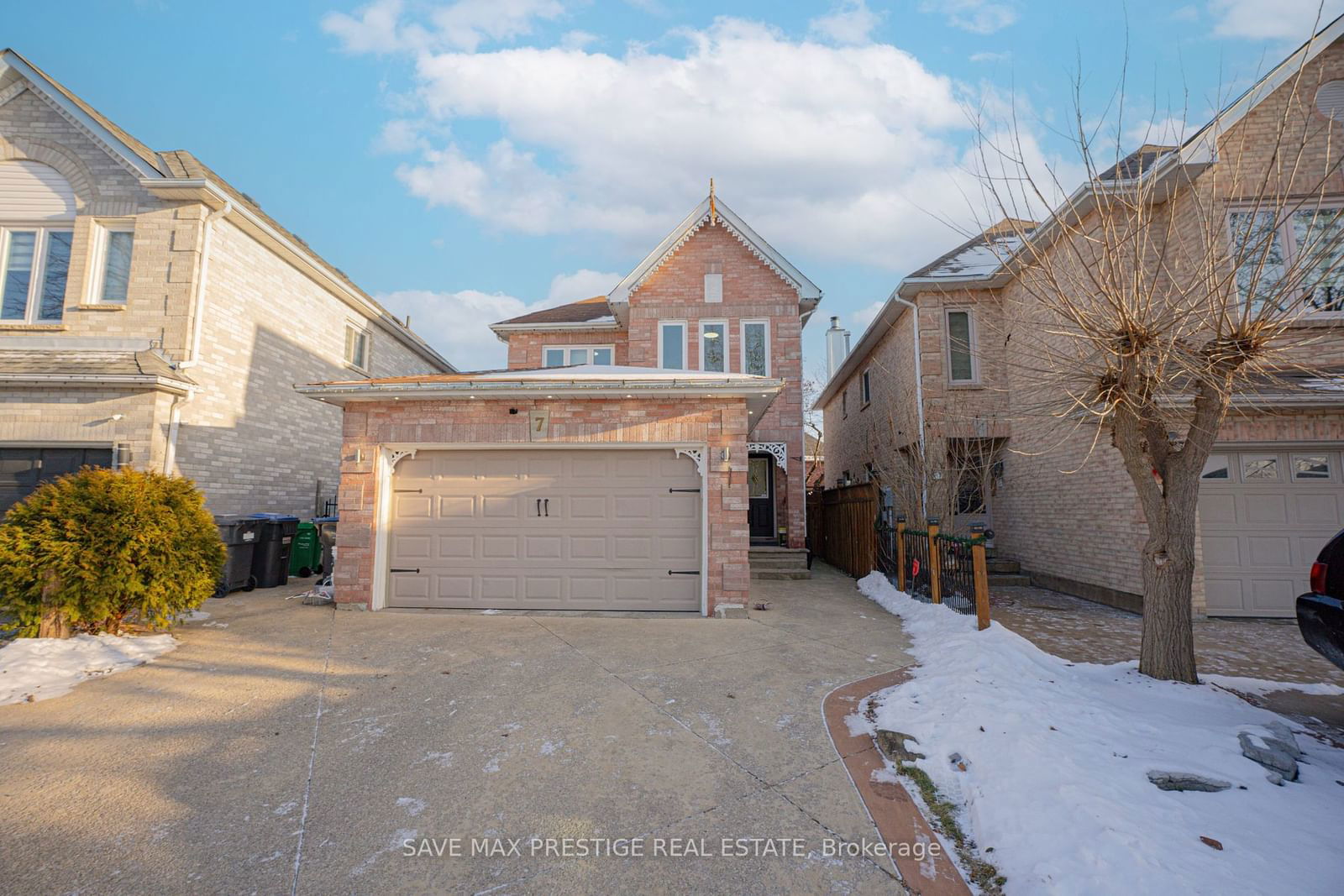 Detached House for sale at 7 Hood Crescent, Brampton, Fletcher's West, L6Y 4S6 - MLS: W11911169