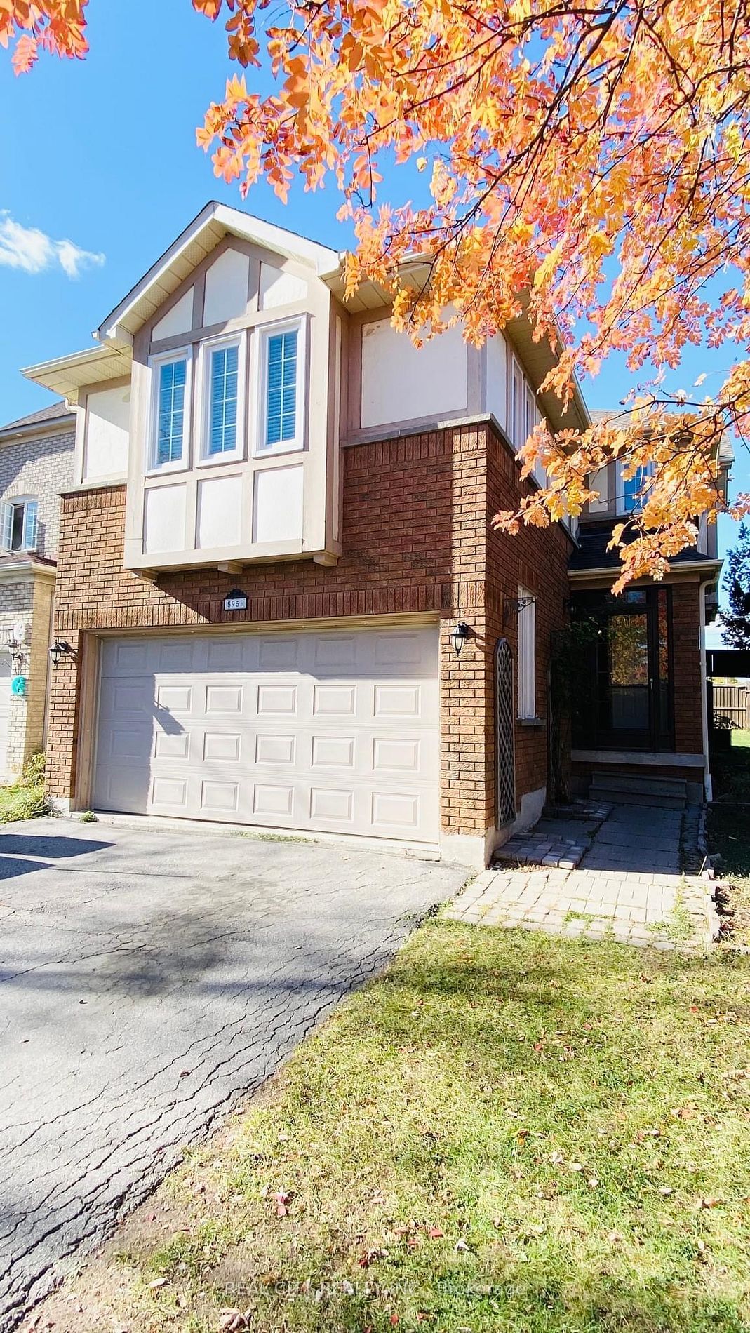 Detached House leased at 5953 Chorley (Upper) Place, Mississauga, Erin Mills, L5M 5L8 - MLS: W11912044