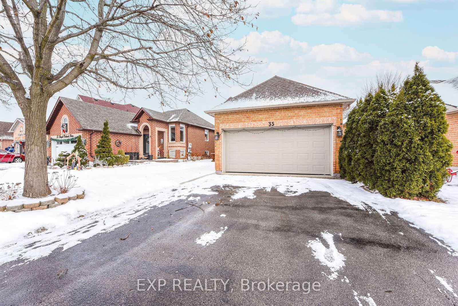 Detached House for sale at 35 Royal Orchard Drive, Brampton, Brampton West, L6X 4M6 - MLS: W11912087