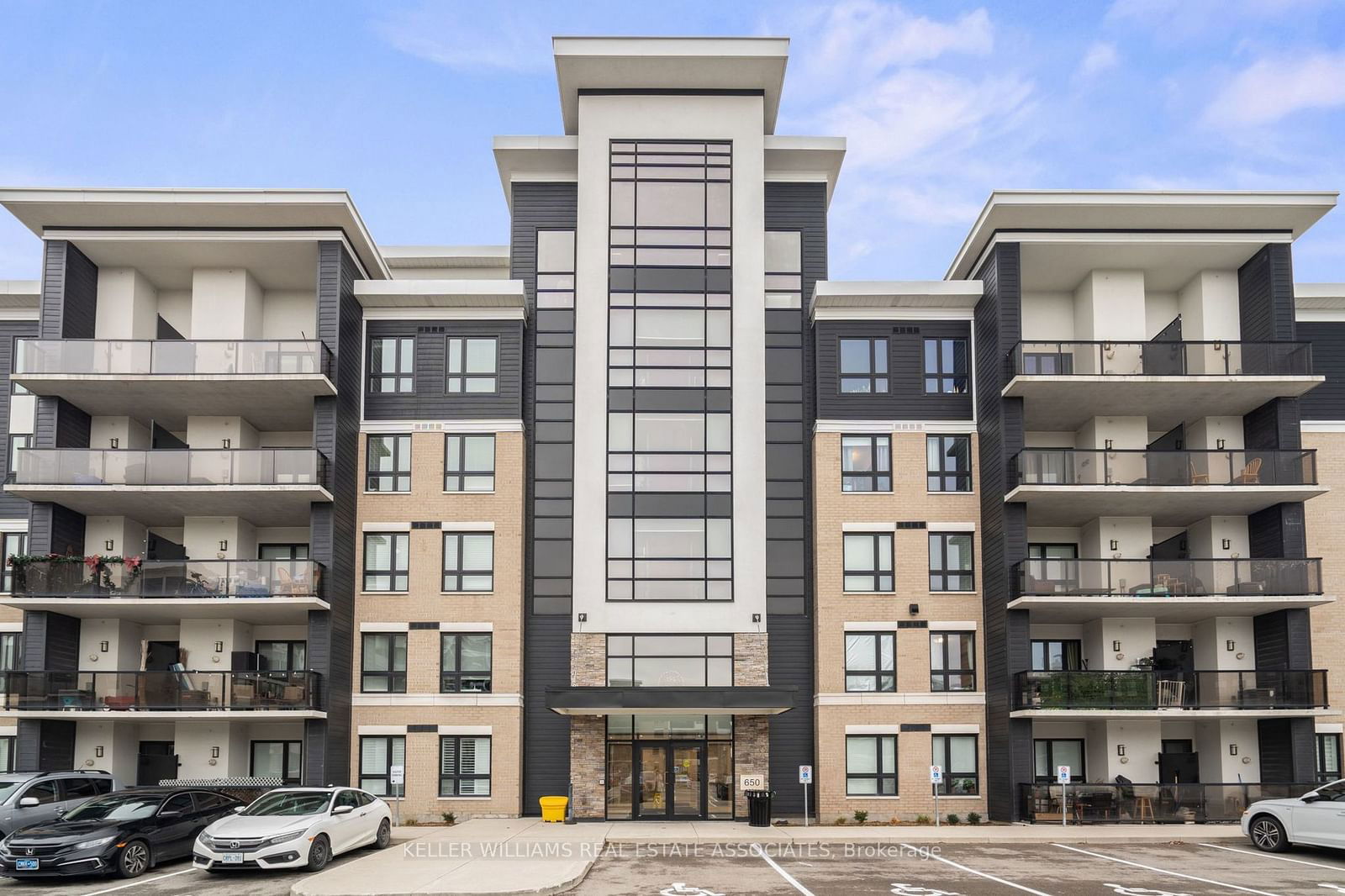 Condo sold at 203-650 Sauve Street, Milton, 1023 - BE Beaty, L9T 9A8 - MLS: W11912630