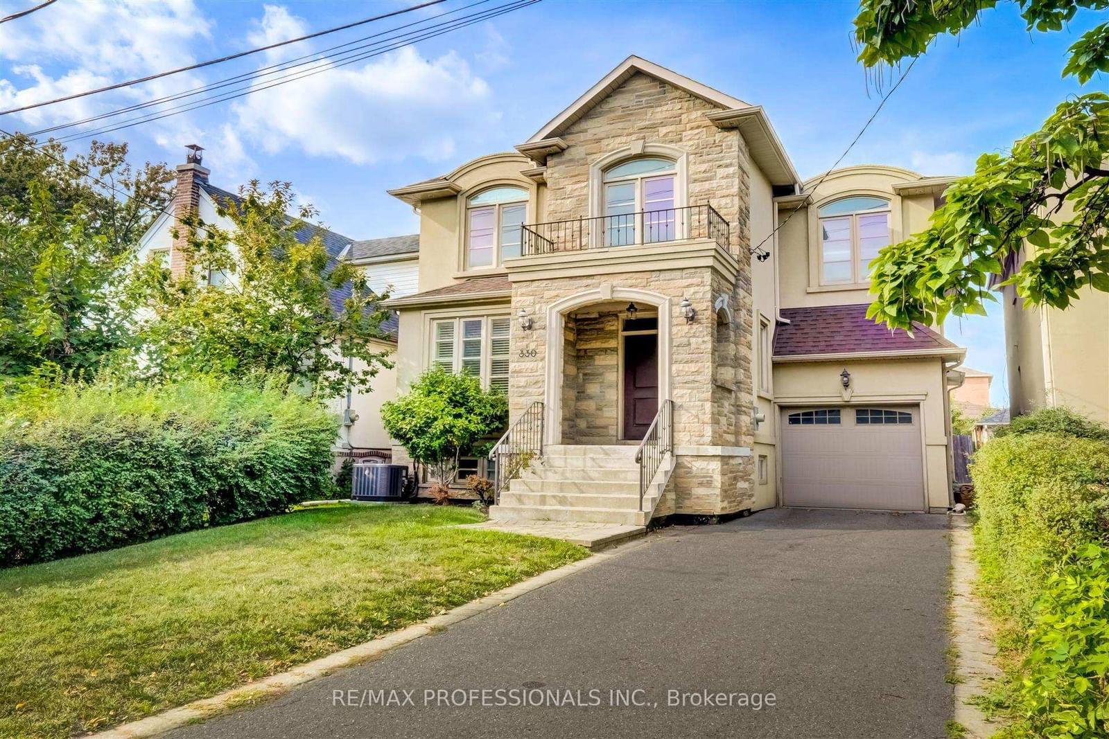 Detached House leased at 330 Dalesford Road, Toronto, Stonegate-Queensway, M8Y 1G6 - MLS: W11912744