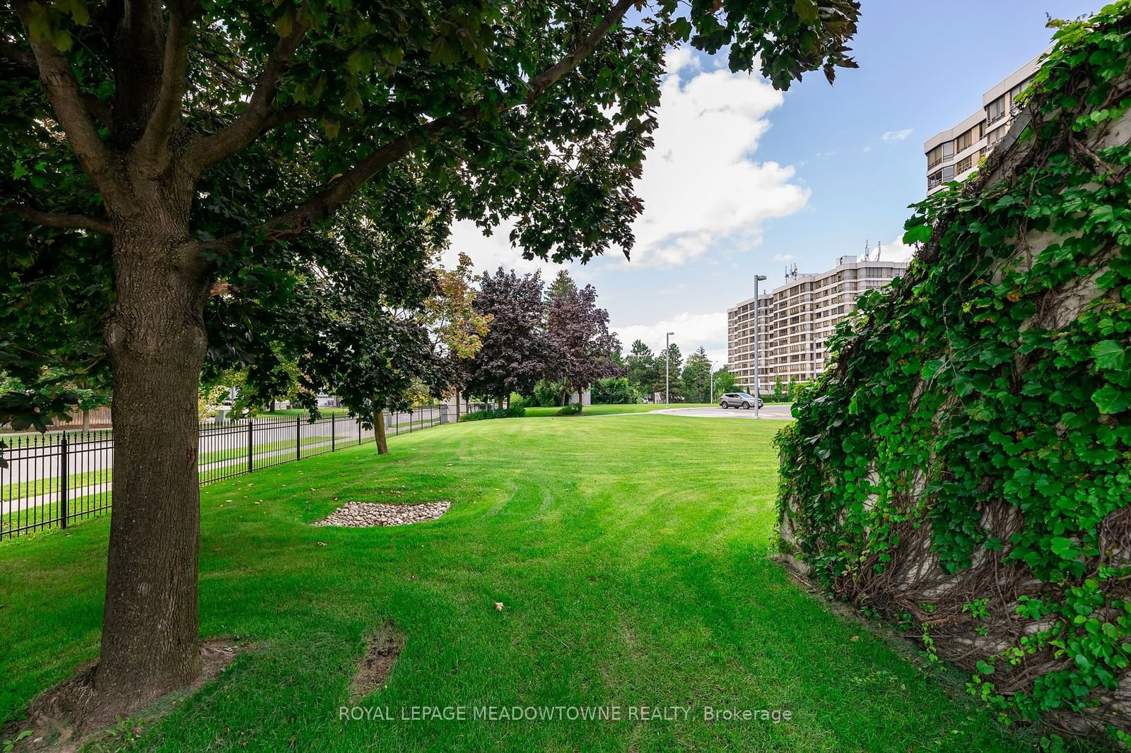 Condo for sale at 1109-320 Mill Street, Brampton, Brampton South, L6Y 3V2 - MLS: W11912855