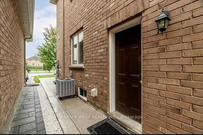 Unit Lower — 33 Lone Rock Circ, Brampton - Bram East image-0-1