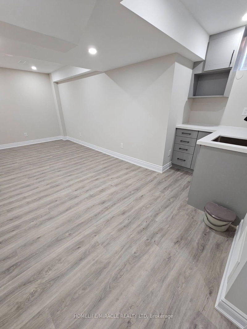 home for lease on Bsmt-23 Elverton Crescent