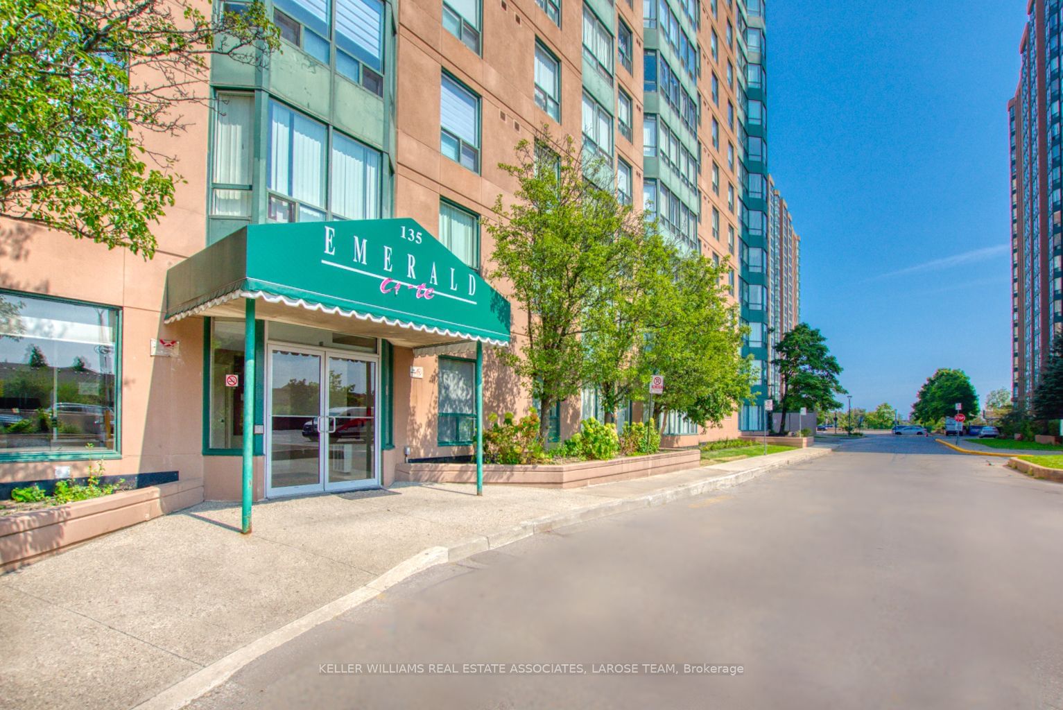 Condo for lease at 2212-135 Hillcrest Avenue, Mississauga, Cooksville, L5B 4B1 - MLS: W11913192