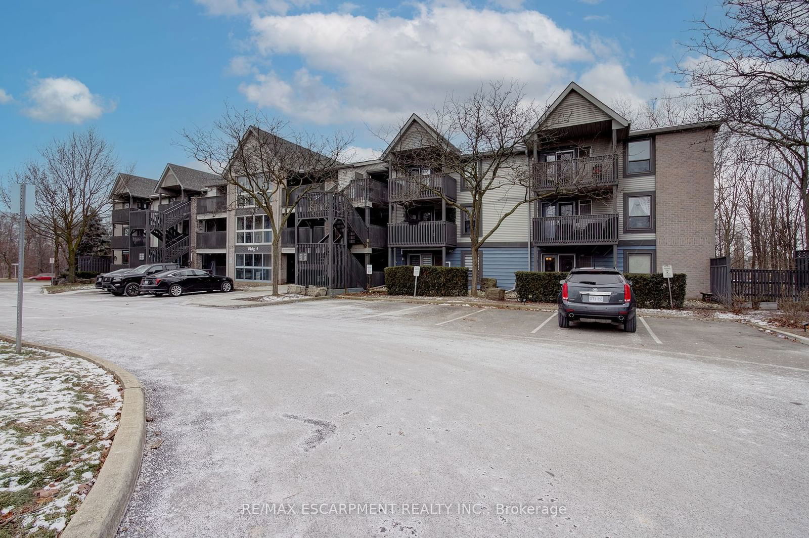 Condo for sale at 213-2030 Cleaver Avenue, Burlington, Headon, L7M 4C3 - MLS: W11913492