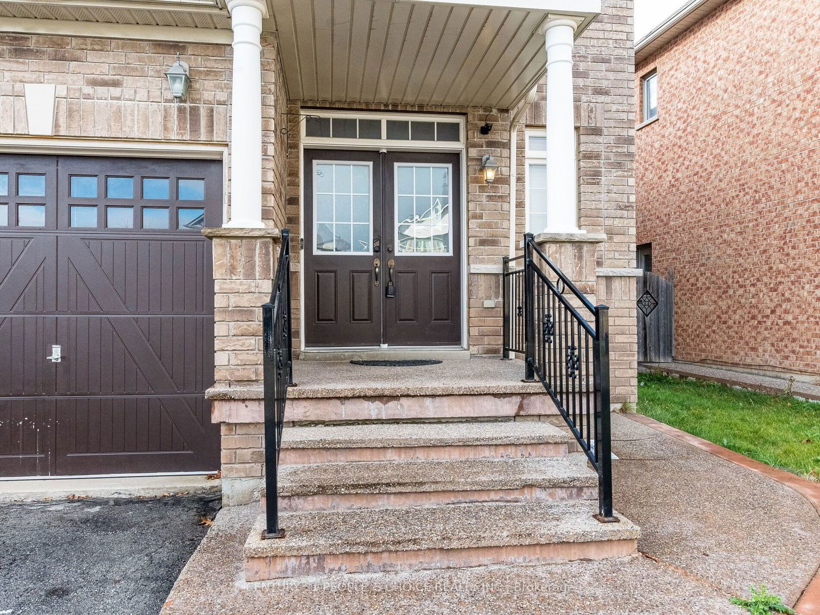 Detached House for sale at 44 Gardenbrooke Trail, Brampton, Bram East, L6P 3J3 - MLS: W11913524